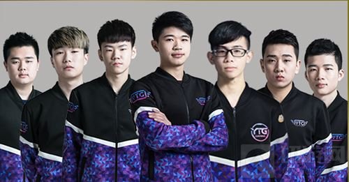 防守中场兼 防守中场兼